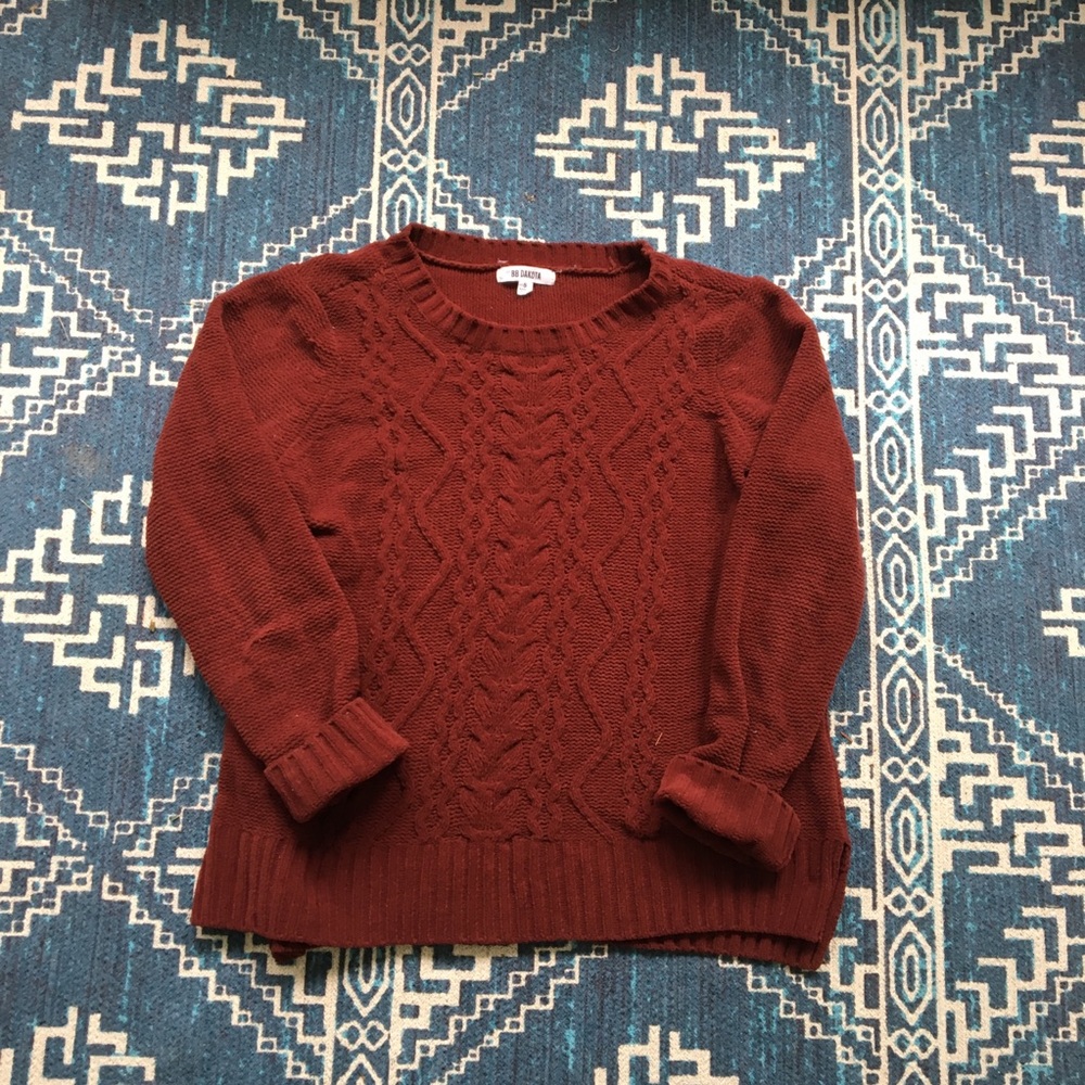 BB Dakota wine red sweater